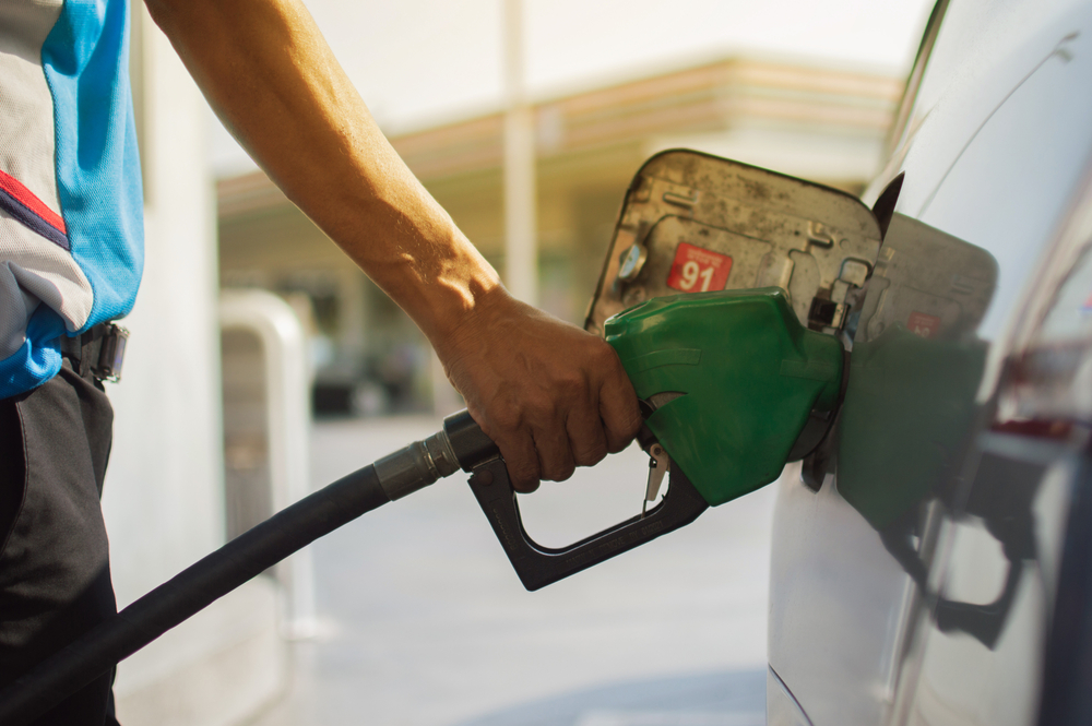 O abastecimento de gasolina e óleo diesel devem ser afetados em novembro. (Fonte: Shutterstock/FREELY ART/Reprodução)