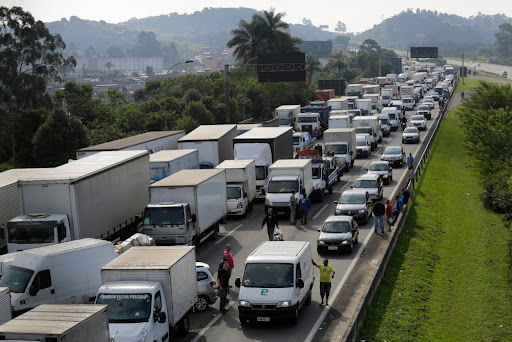 Última grande paralisação dos caminhoneiros foi realizada em 2018, durante o governo Temer, e teve forte apoio do então candidato Bolsonaro. (Fonte: Nelson Antoine/Shutterstock/Reprodução)